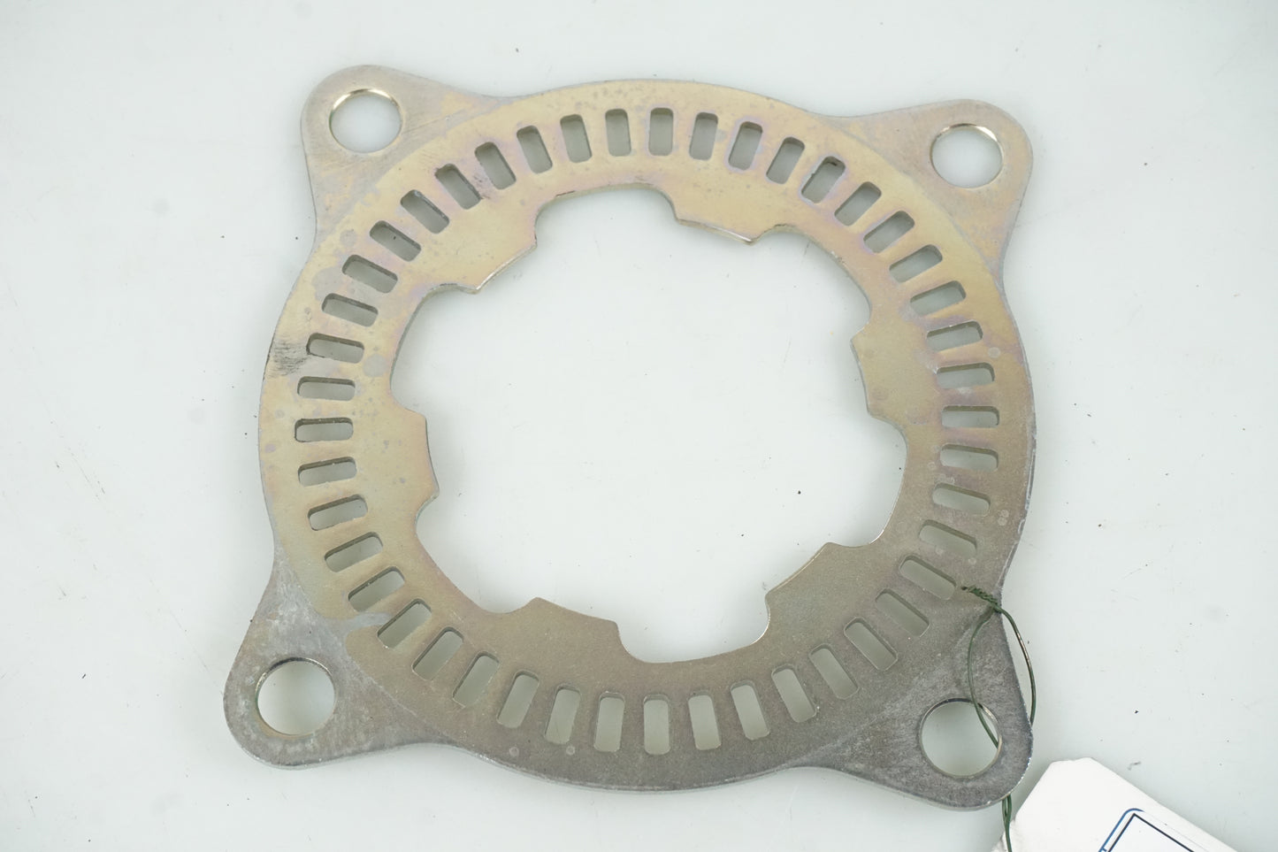 Höger sida på ABS krans från en Kawasaki Z 1000 -2014 motorcykel.