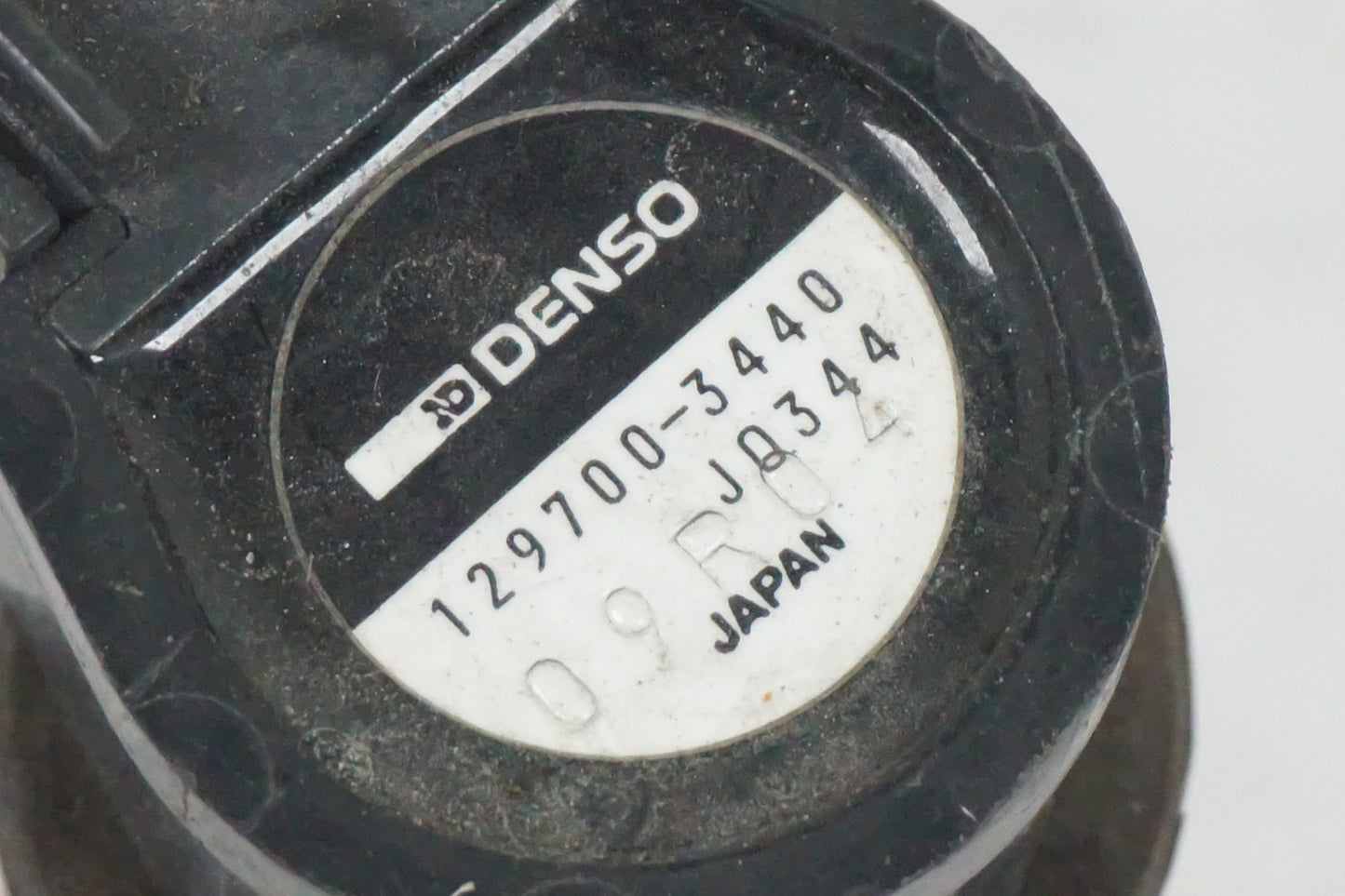 Snett uppifrån på Tändspole från en Suzuki GSX-R 600 -1997 motorcykel.