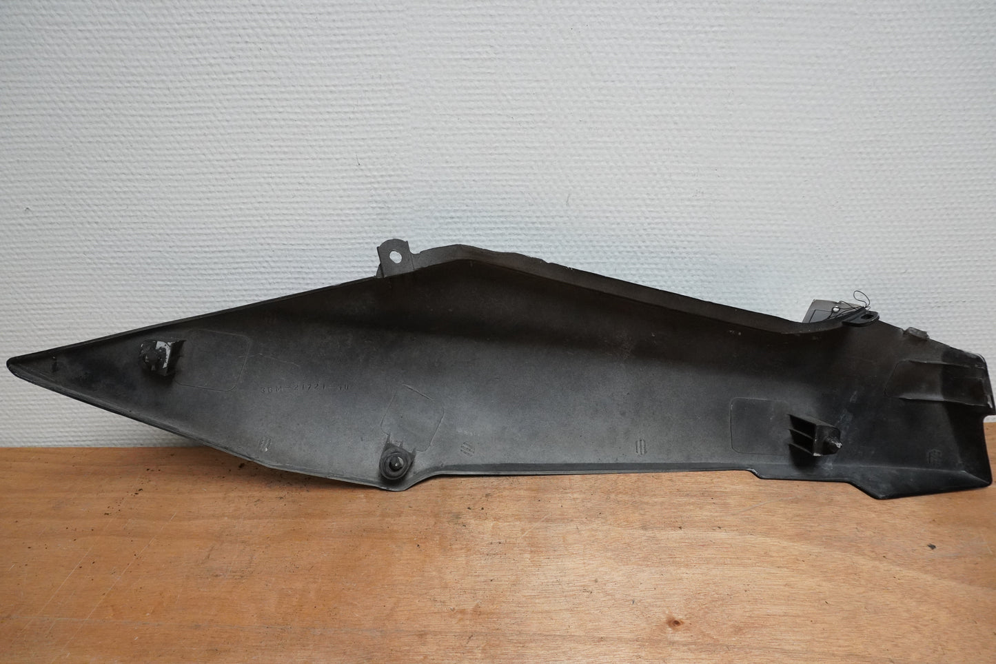 Extrabild1 på Bakvinge från en Yamaha FZR 1000 -1993 motorcykel.