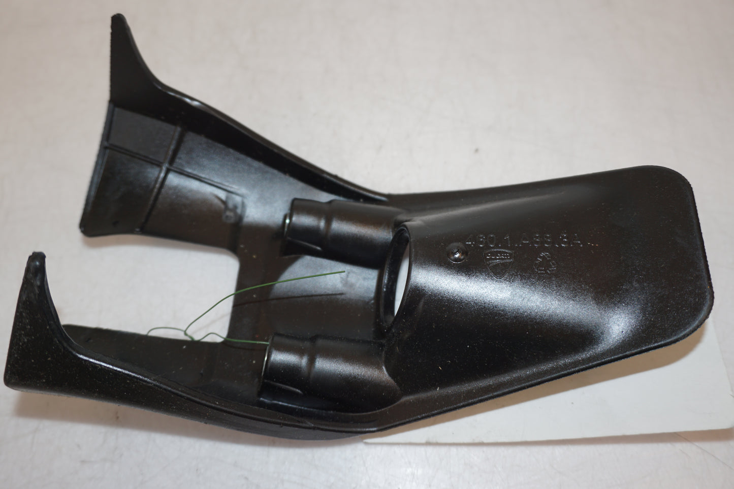 Extrabild1 på Bensintankskåpa från en Ducati Monster 1200 -2016 motorcykel.