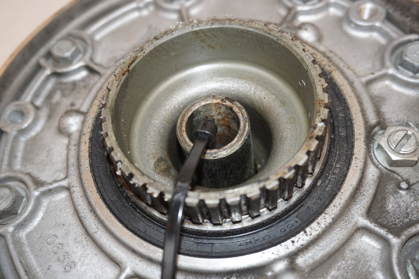 Extrabild7 på Slutväxel från en Kawasaki GTR 1400 -2008 motorcykel.