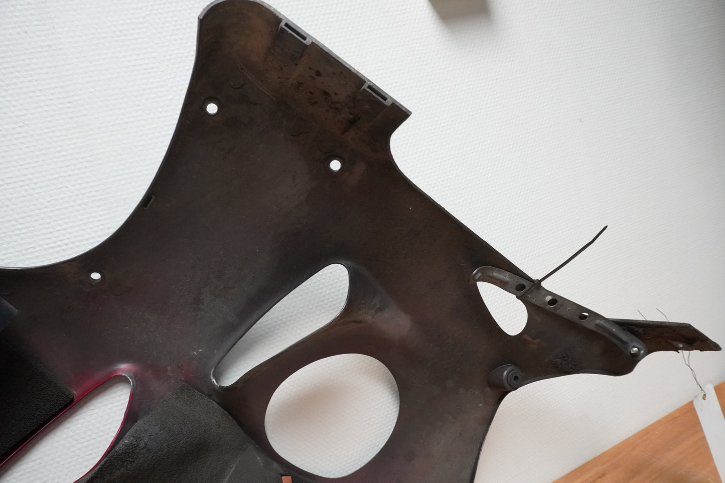 Extrabild4 på Sidkåpa från en Suzuki GSX 1300 R -2000 motorcykel.