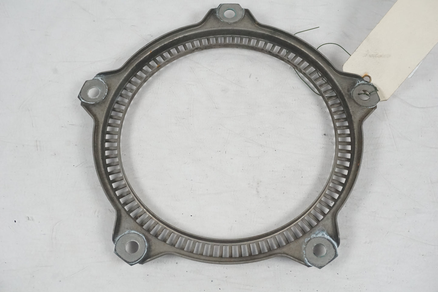 Höger sida på ABS krans från en BMW R 850 R -2004 motorcykel.