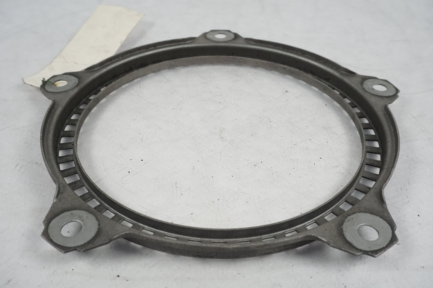 Höger sida på ABS krans från en BMW F 800 S -2009 motorcykel.