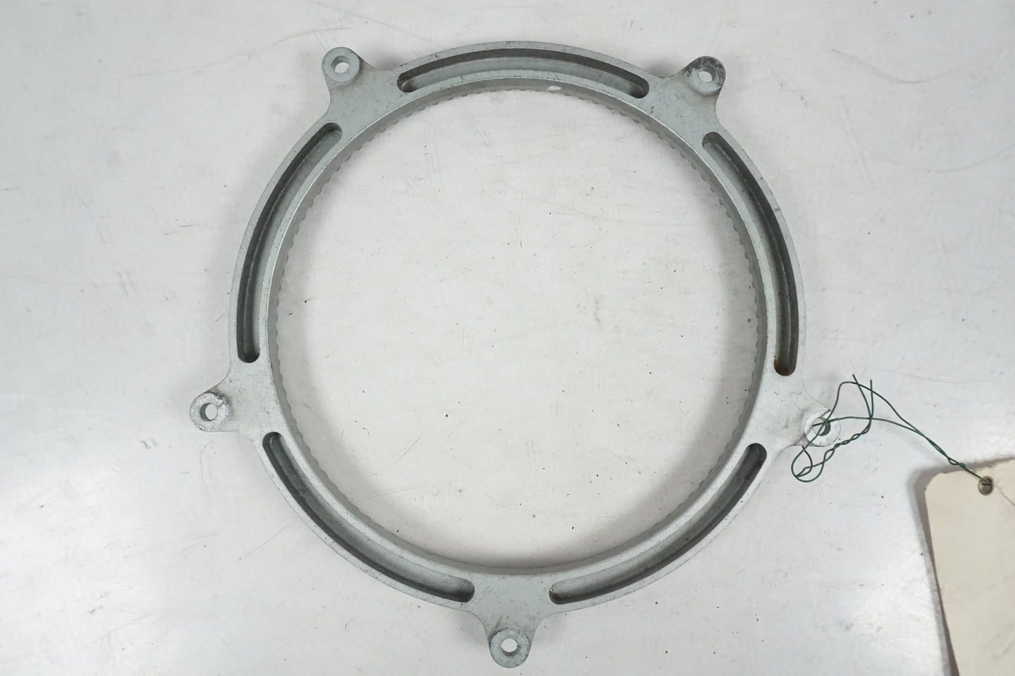 Vänster sida på ABS krans från en BMW R 850 C -1999 motorcykel.