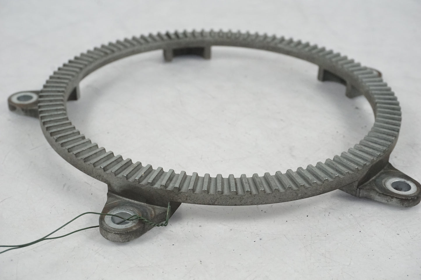 Höger sida på ABS krans från en BMW R 1100 S -1999 motorcykel.