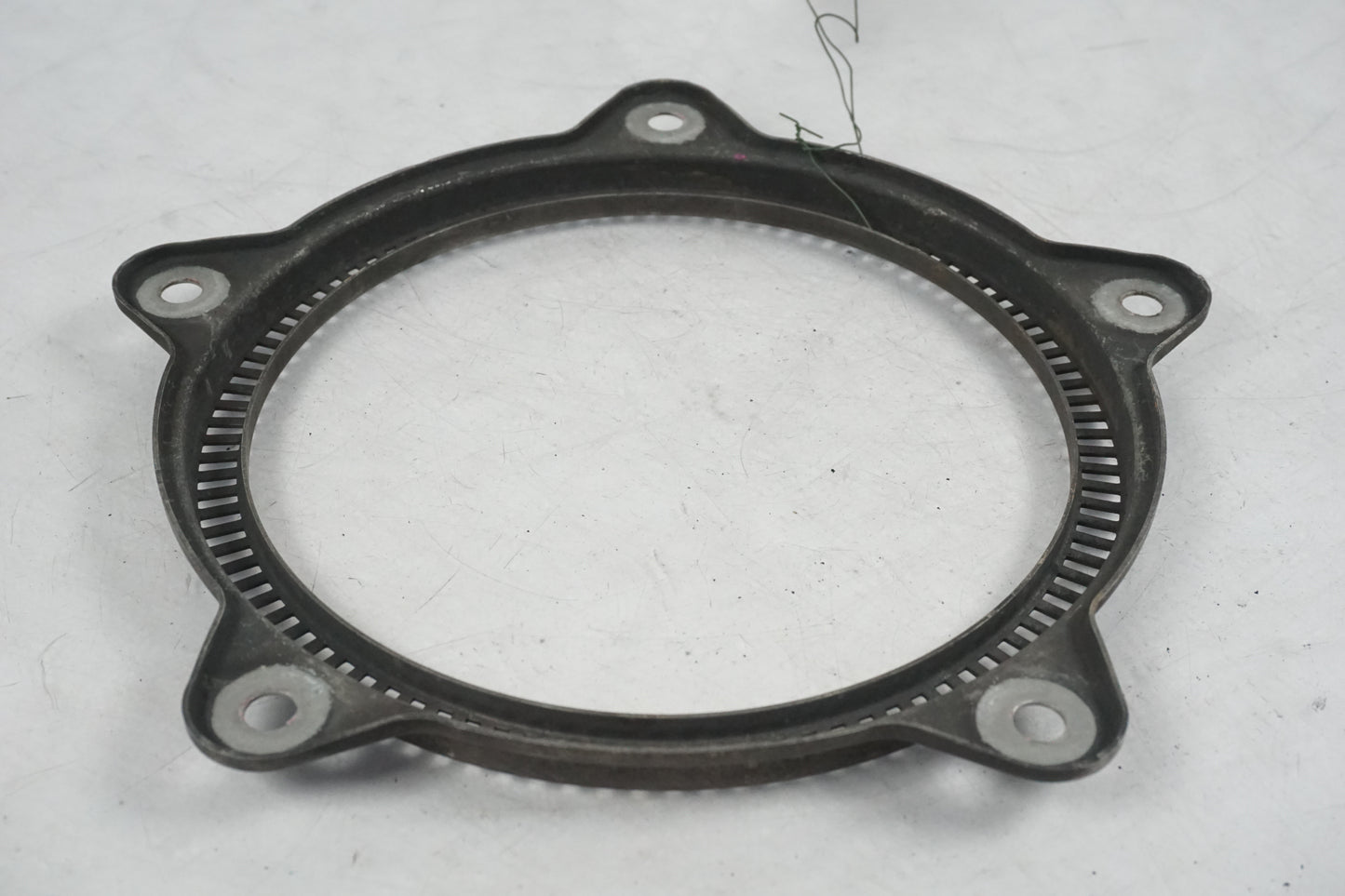 Höger sida på ABS krans från en BMW K 1200 LT -2004 motorcykel.