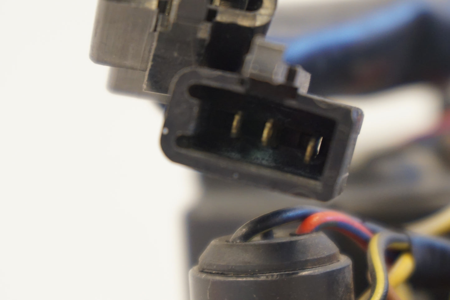 Extrabild2 på Instrumentpanel från en Kawasaki ZX-9R -1997 motorcykel.