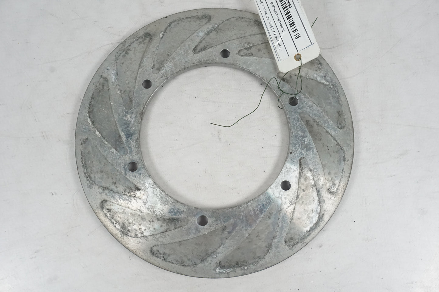 Vänster sida på Bromsskivedekor från en Yamaha XV 1900 -2007 motorcykel.