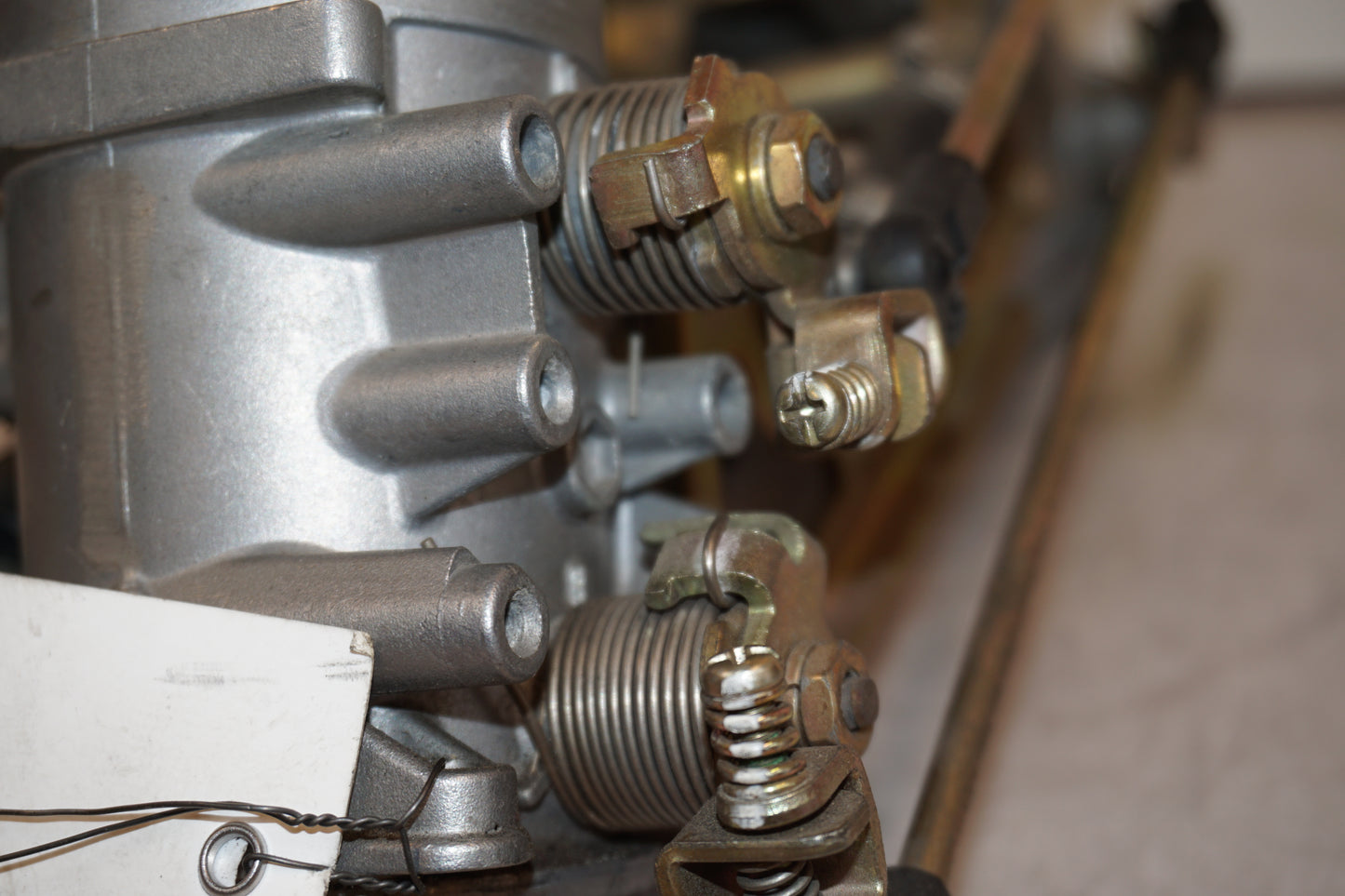 Extrabild2 på Spjällhus från en Suzuki SV 1000 -2005 motorcykel.