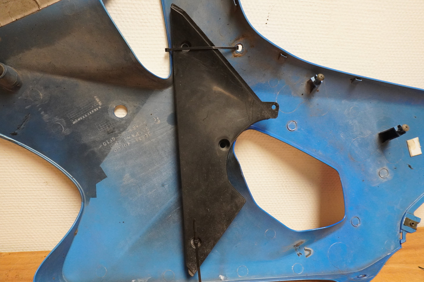 Extrabild6 på Sidkåpa från en Suzuki GSX-R 1000 -2001 motorcykel.