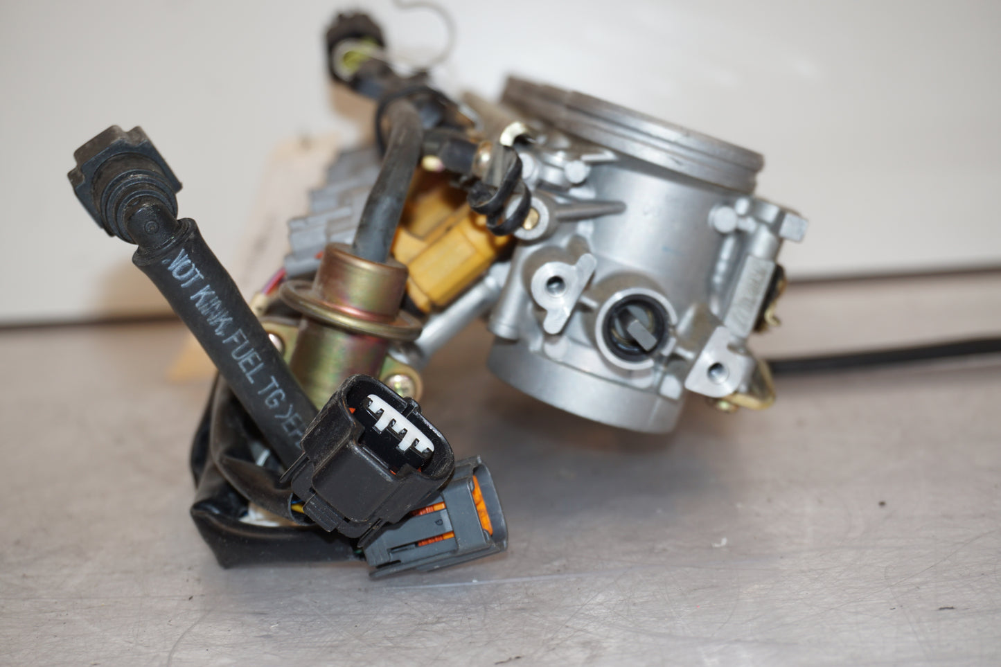 Extrabild4 på Spjällhus från en Yamaha FJR 1300 -2001 motorcykel.