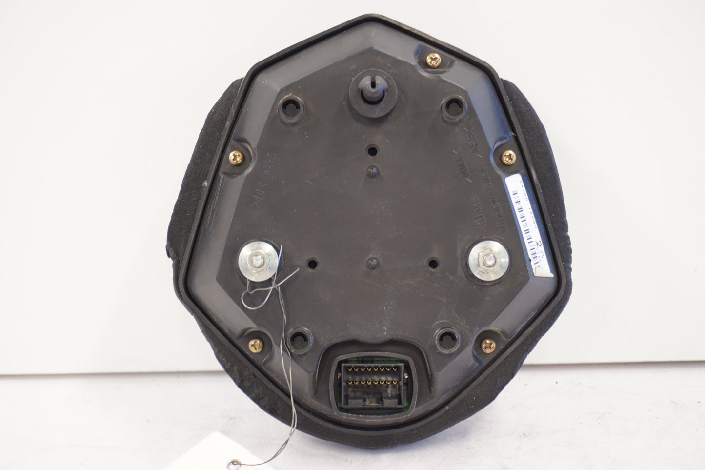 Snett nerifrån på Instrumentpanel från en Suzuki SV 1000 -2005 motorcykel.