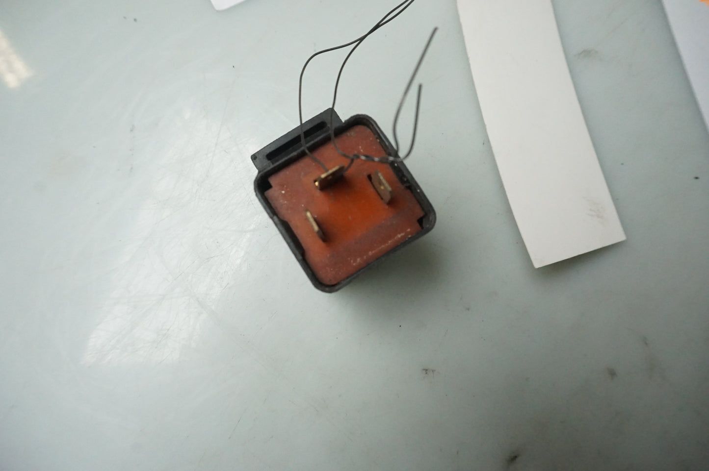 relè per indicatori di direzione