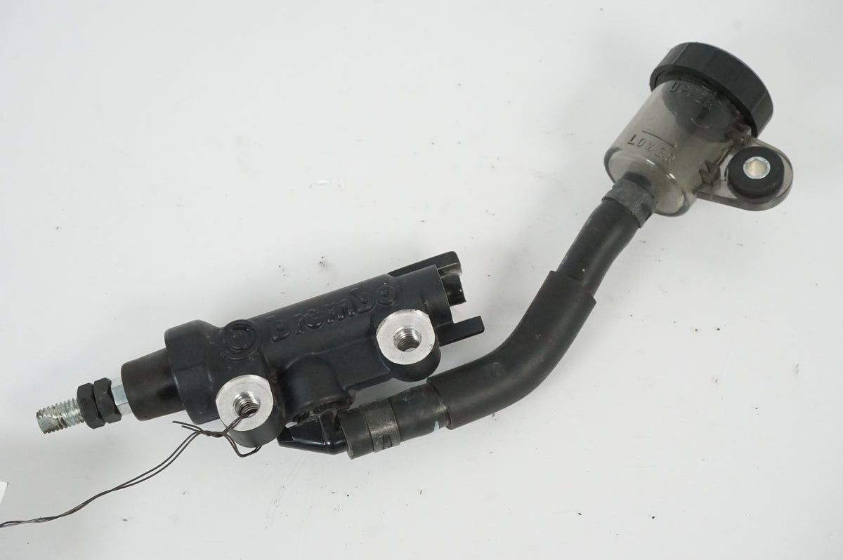 Brake master cylinder