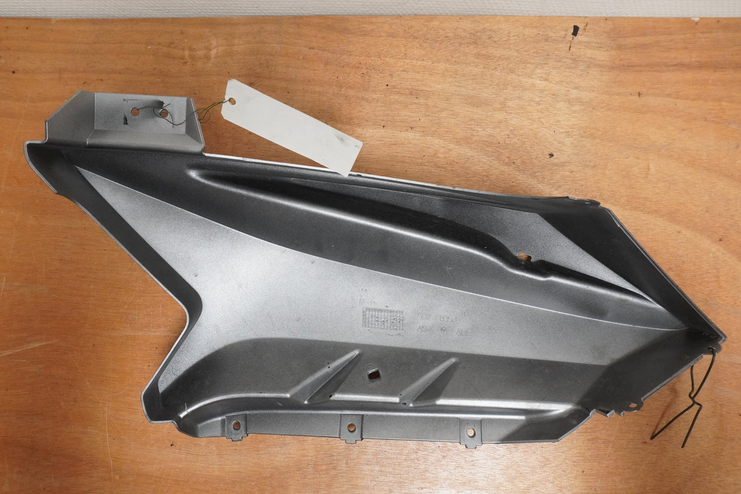 Höger sida på Magkåpa från en Yamaha YZF-R 125 -2015 motorcykel.