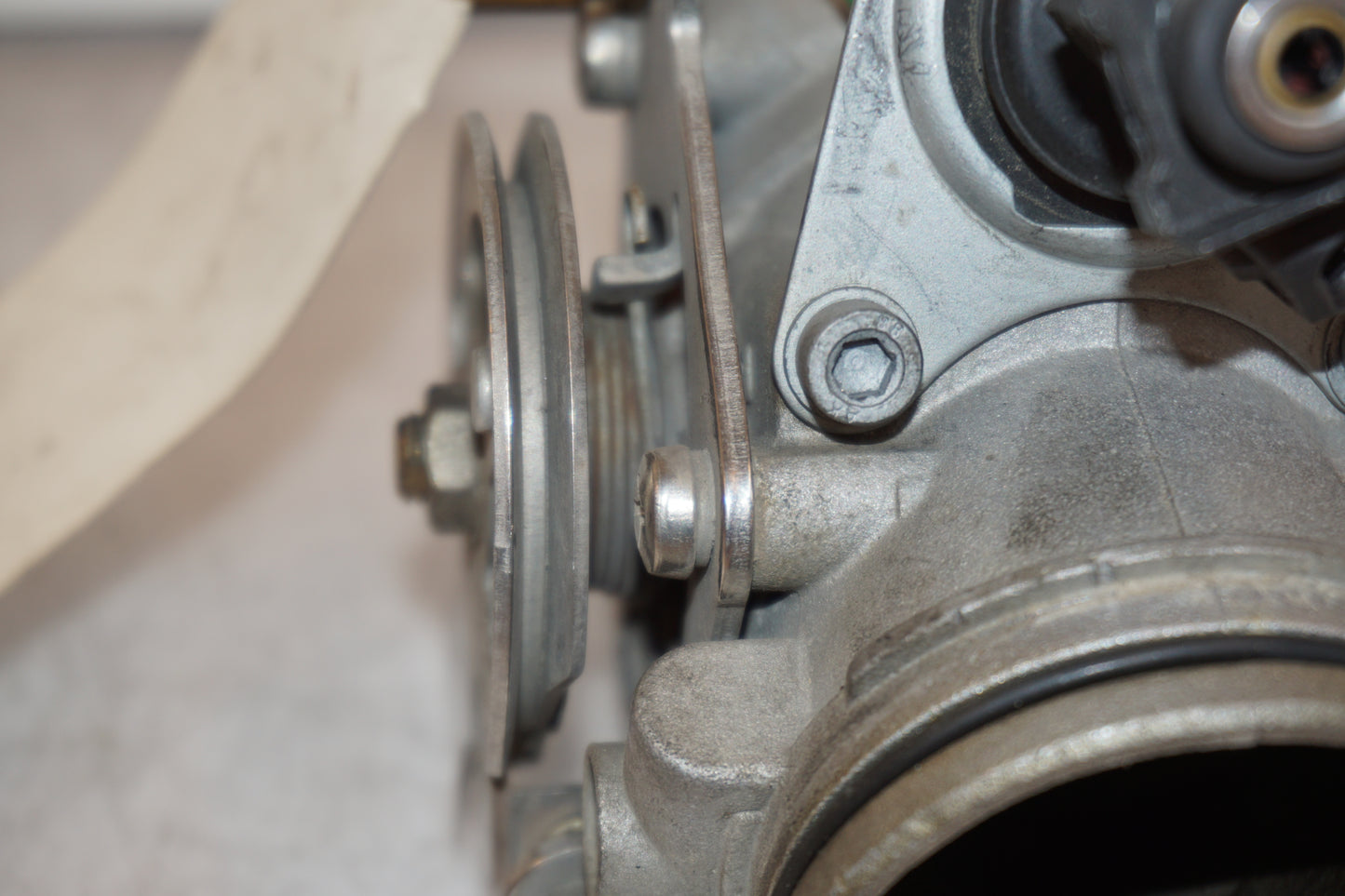 Extrabild1 på Spjällhus från en BMW R 1100 R -1995 motorcykel.