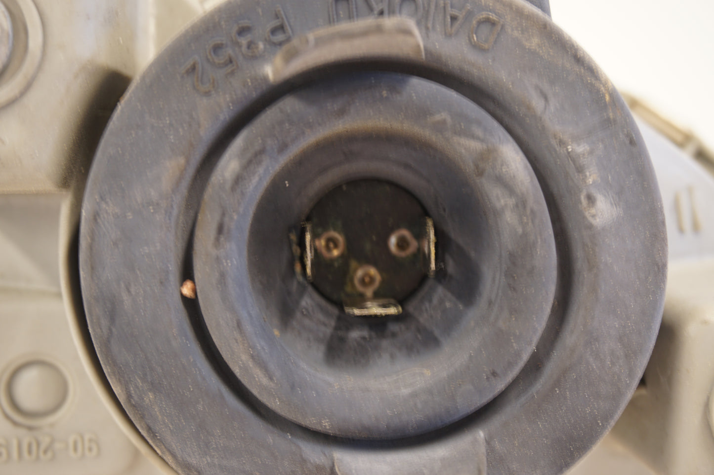 Extrabild2 på Strålkastare från en Triumph Daytona T 595 -1998 motorcykel.