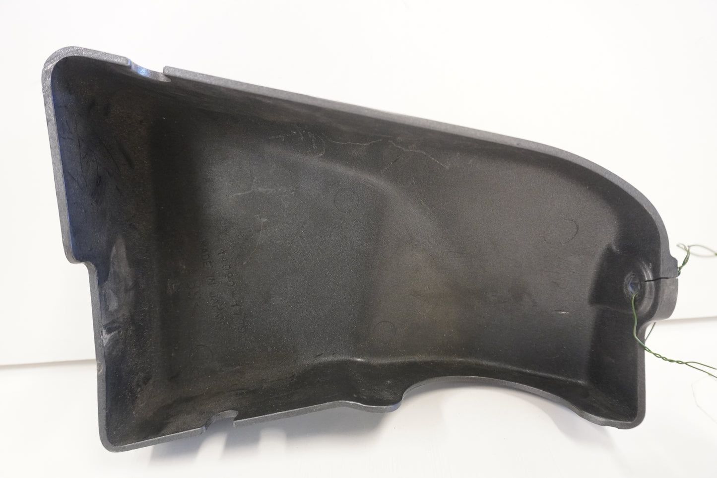 Snett uppifrån på Luftfilterkåpa från en Kawasaki ZRX 1100 -1997 motorcykel.