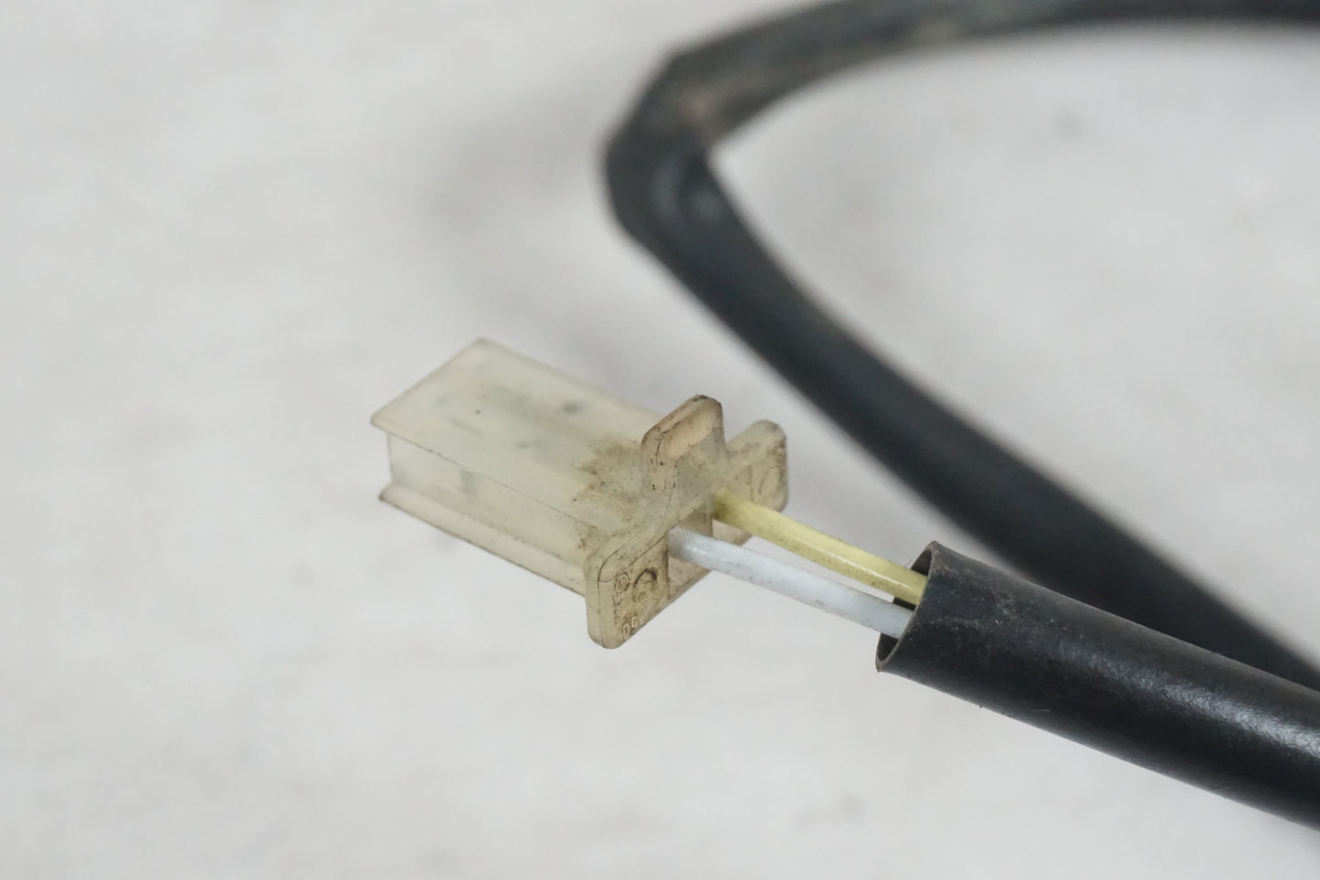 Snett uppifrån på Tändpickup från en Honda XL 650 V -2004 motorcykel.