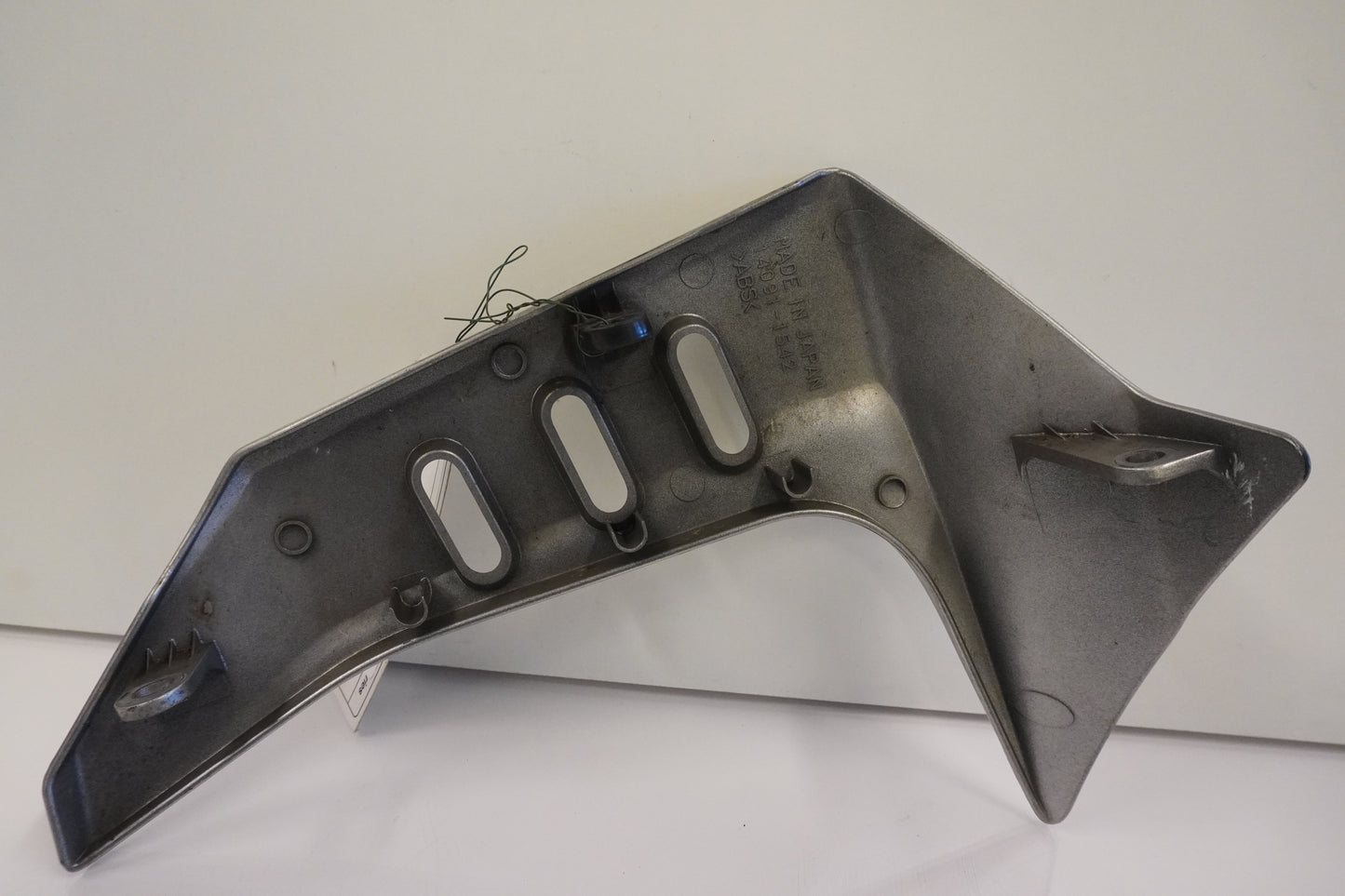 Höger sida på Vattenkyldekor från en Kawasaki Z 1000 -2003 motorcykel.