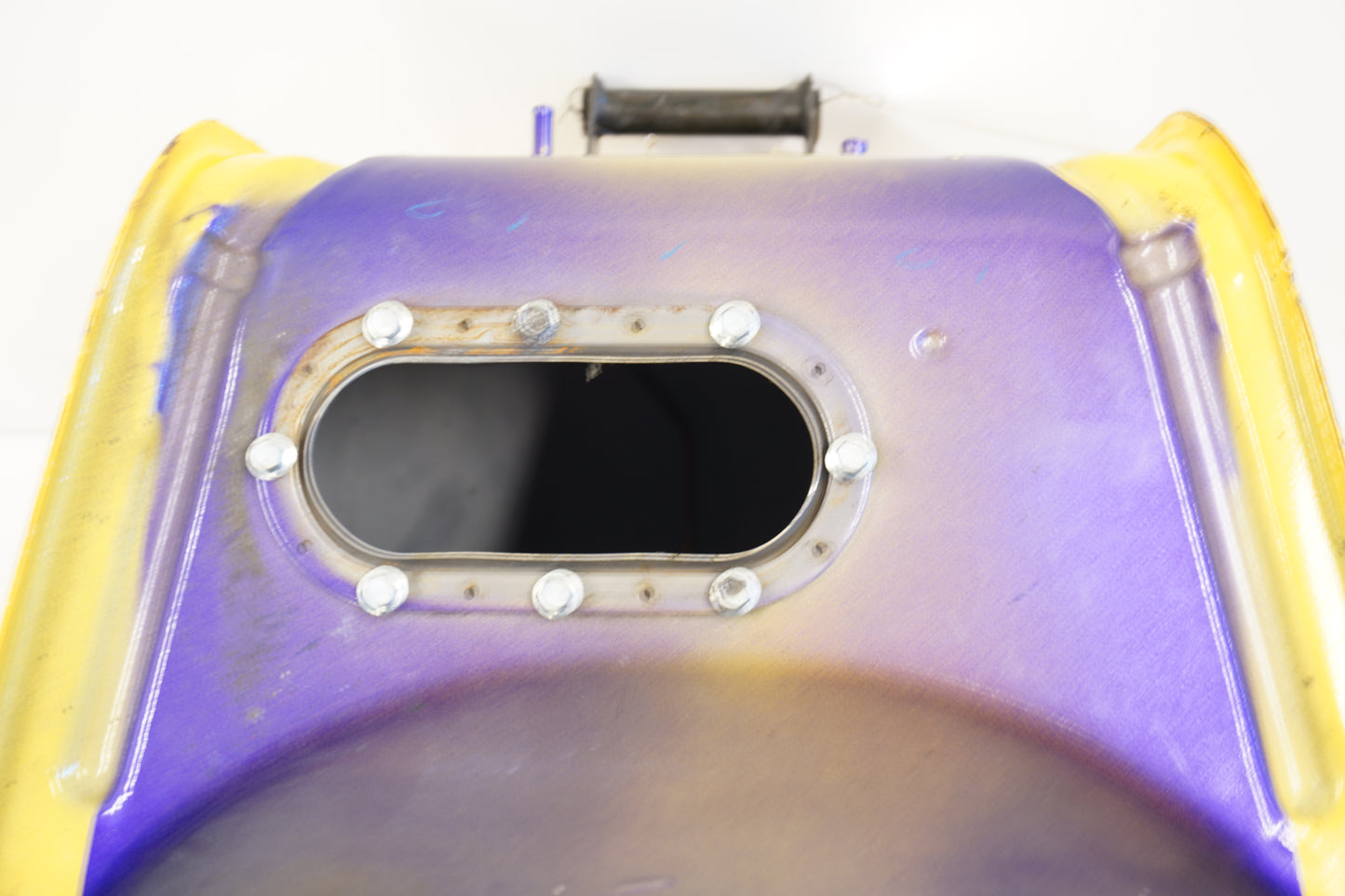 Extrabild3 på Bensintank från en Suzuki GSX-R 600 -1999 motorcykel.