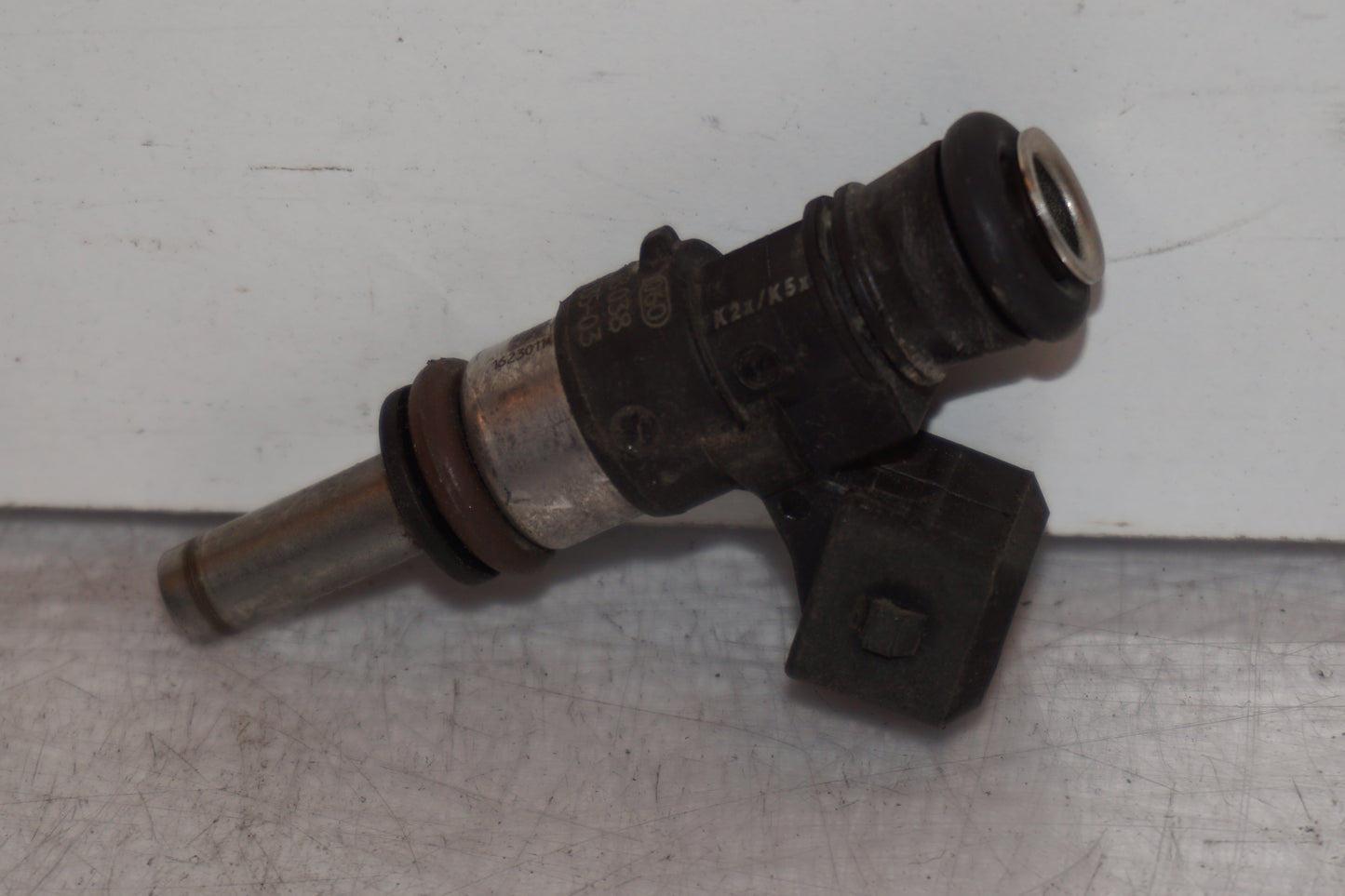 Extrabild4 på Spjällhus från en BMW R 1200 GSA -2014 motorcykel.