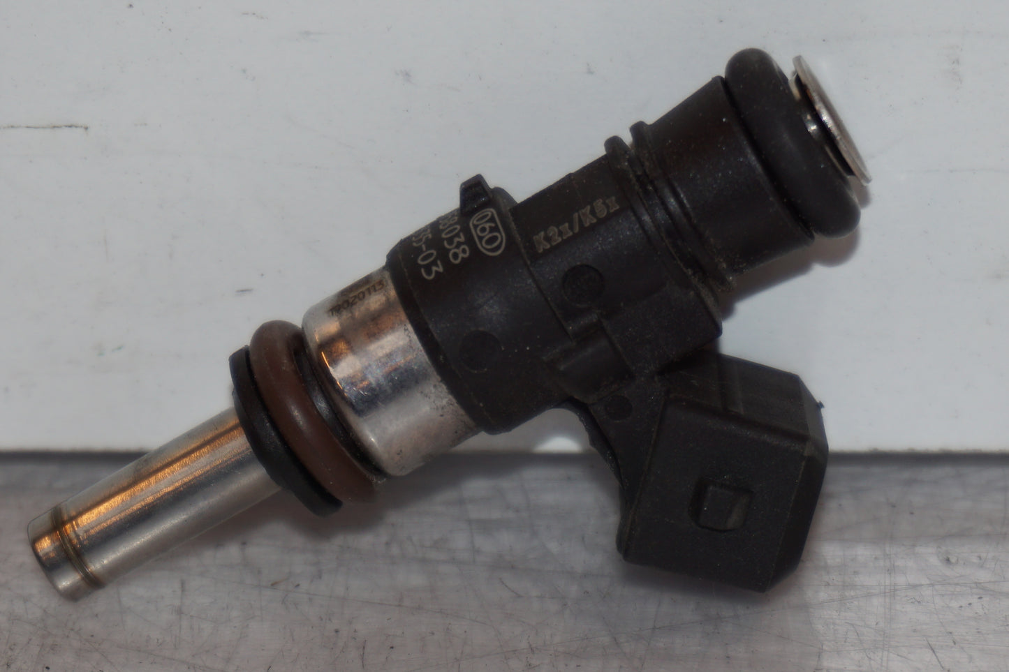 Snett nerifrån på Spridare från en BMW R 1200 RT -2013 motorcykel.