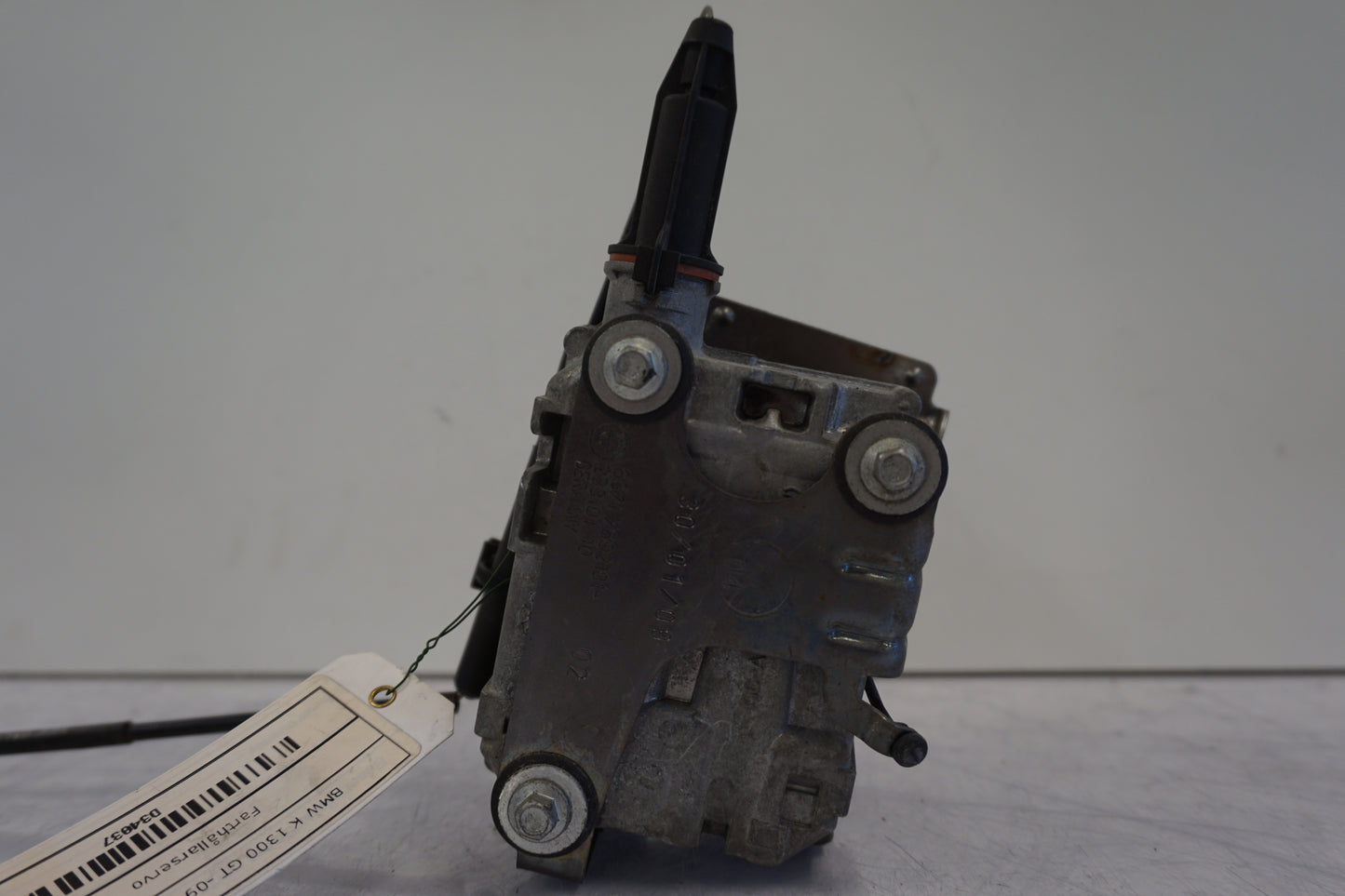 Extrabild1 på Farthållarservo från en BMW K 1300 GT -2009 motorcykel.