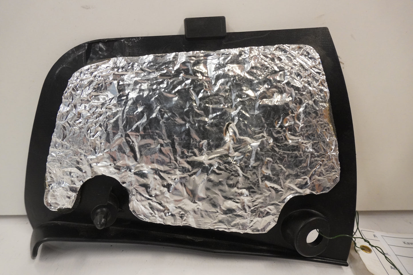 Baksidan på Sidkåpslucka från en Kawasaki GTR 1400 -2008 motorcykel.