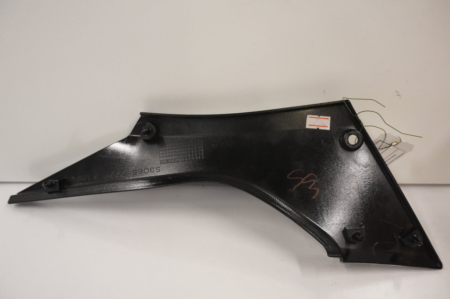 Höger sida på Sidopanel från en Kawasaki Ninja 300 -2013 motorcykel.