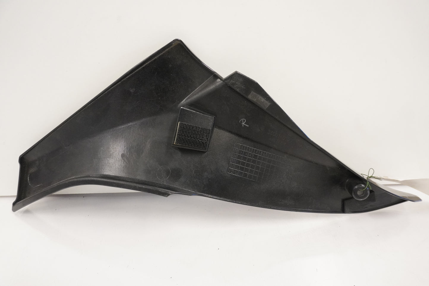 Baksidan på Sidopanel från en Kawasaki ZX-10R -2008 motorcykel.