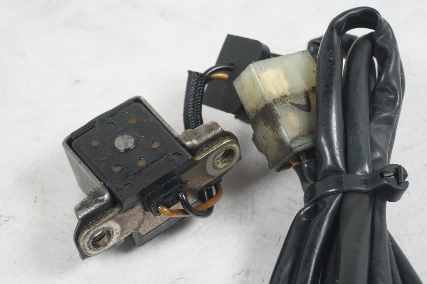 Höger sida på Tändpickup från en Kawasaki ZX-10 -1990 motorcykel.