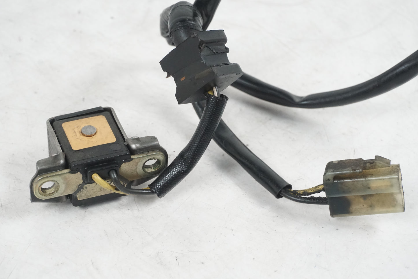 Höger sida på Tändpickup från en Kawasaki ZZR 1100 -1994 motorcykel.