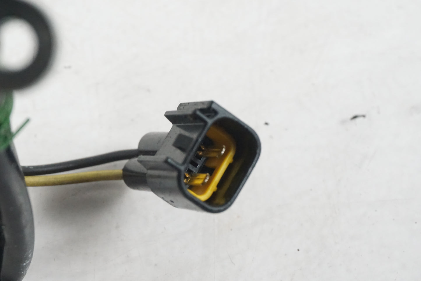 Vänster sida på Tändpickup från en Kawasaki ZZ-R 1400 -2007 motorcykel.