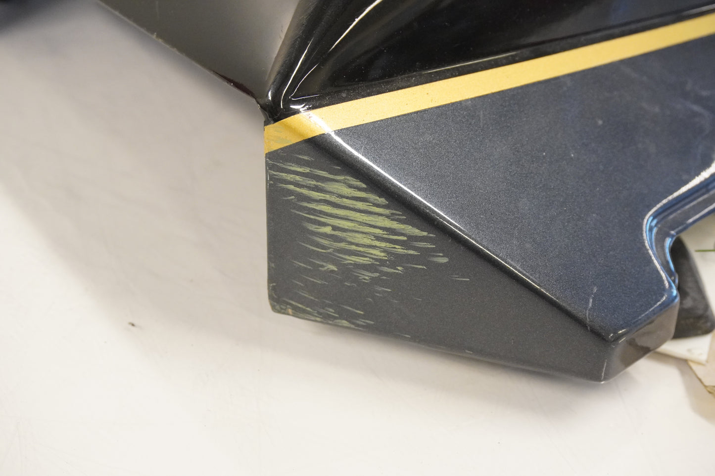 Extrabild1 på Bakvinge från en Kawasaki GPZ 900 -1990 motorcykel.