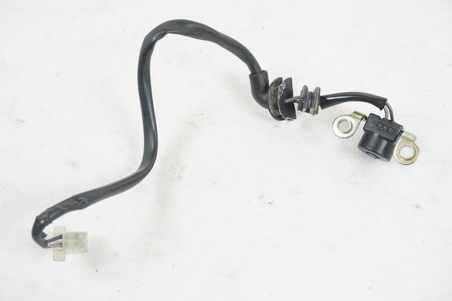 VÀnster sida pÄ TÀndpickup frÄn en Yamaha YZF R6 -2000 motorcykel.