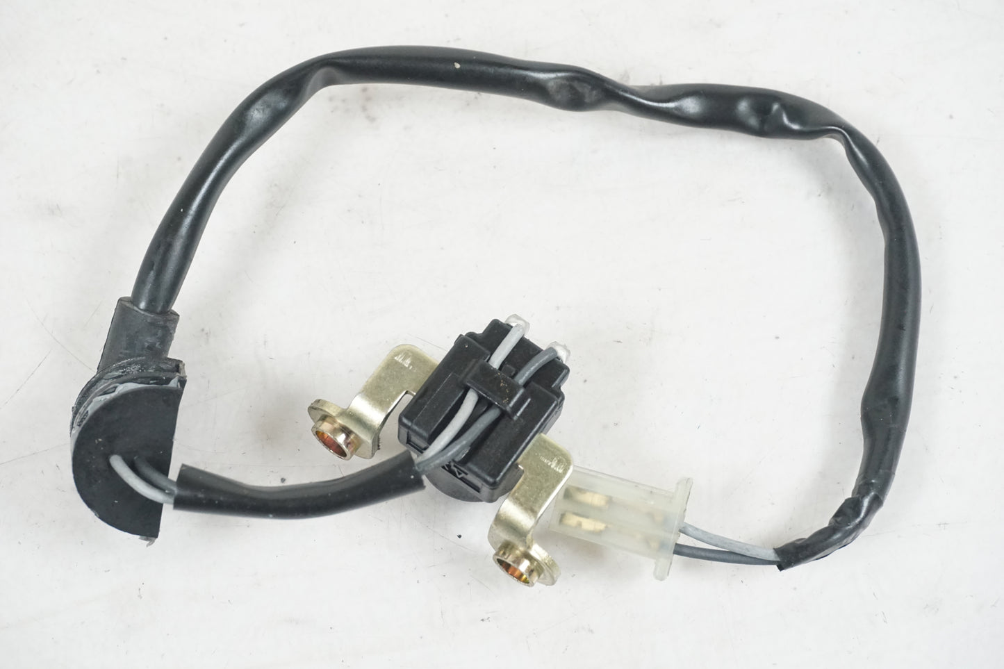 Höger sida pÄ TÀndpickup frÄn en Yamaha YZF R6 -1999 motorcykel.