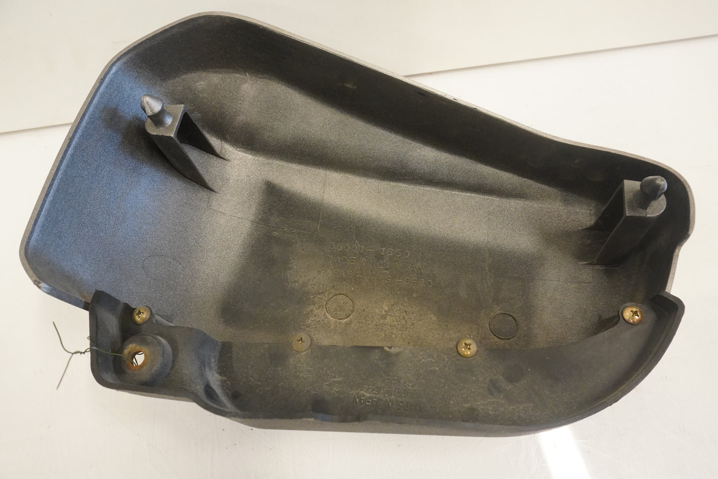 Snett uppifrån på Sidopanel från en Kawasaki VN 1500 Mean Streak -2003 motorcykel.