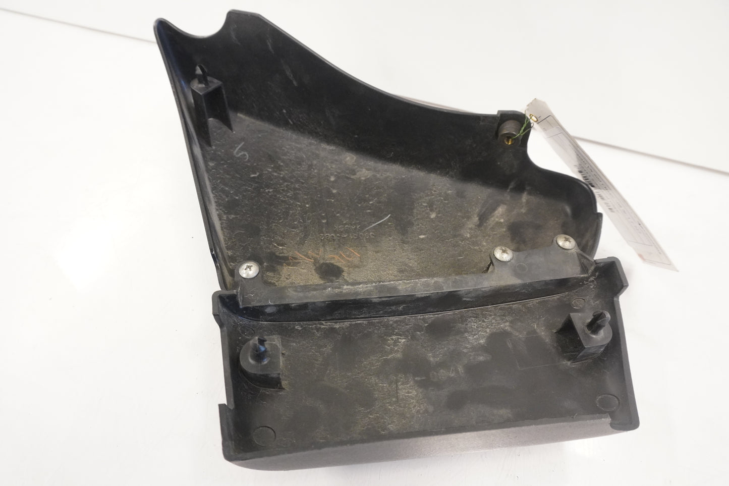 Vänster sida på Sidopanel från en Kawasaki VN 900 -2008 motorcykel.