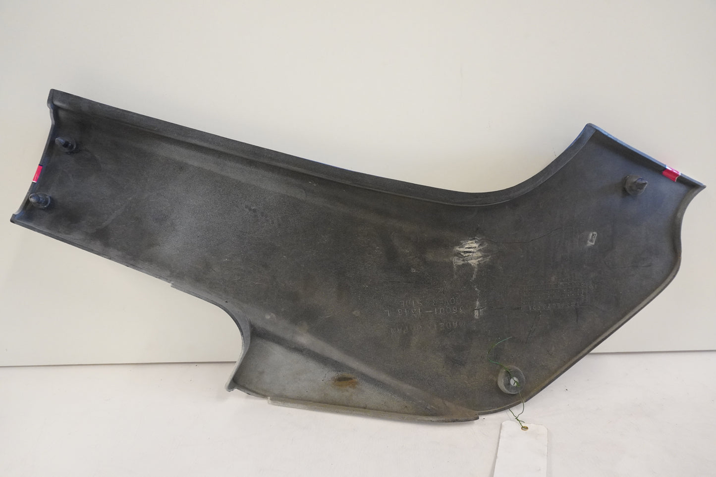 Baksidan på Sidopanel från en Kawasaki GPZ 500 S -1992 motorcykel.