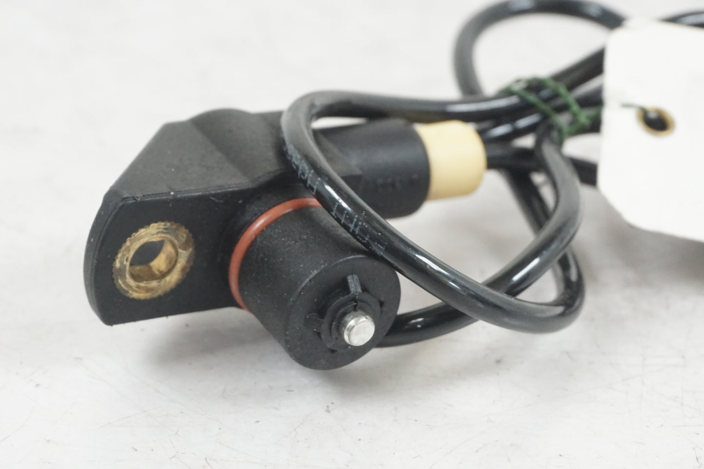 Höger sida på Tändpickup från en BMW S 1000 RR -2011 motorcykel.