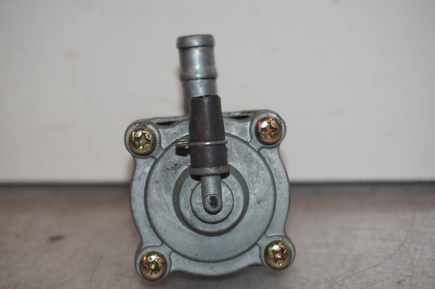 Extrabild2 pÄ Bensinkran frÄn en Honda XL 650 V -2000 motorcykel.