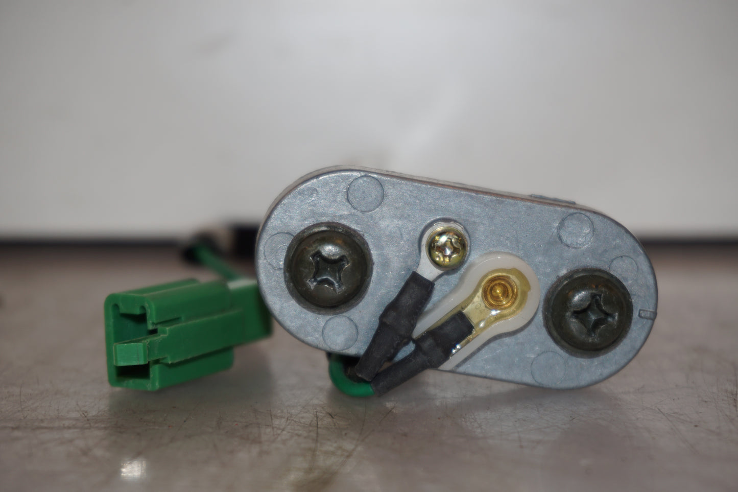 Extrabild1 på Bensintankgivare från en Yamaha YZF R6 -2000 motorcykel.