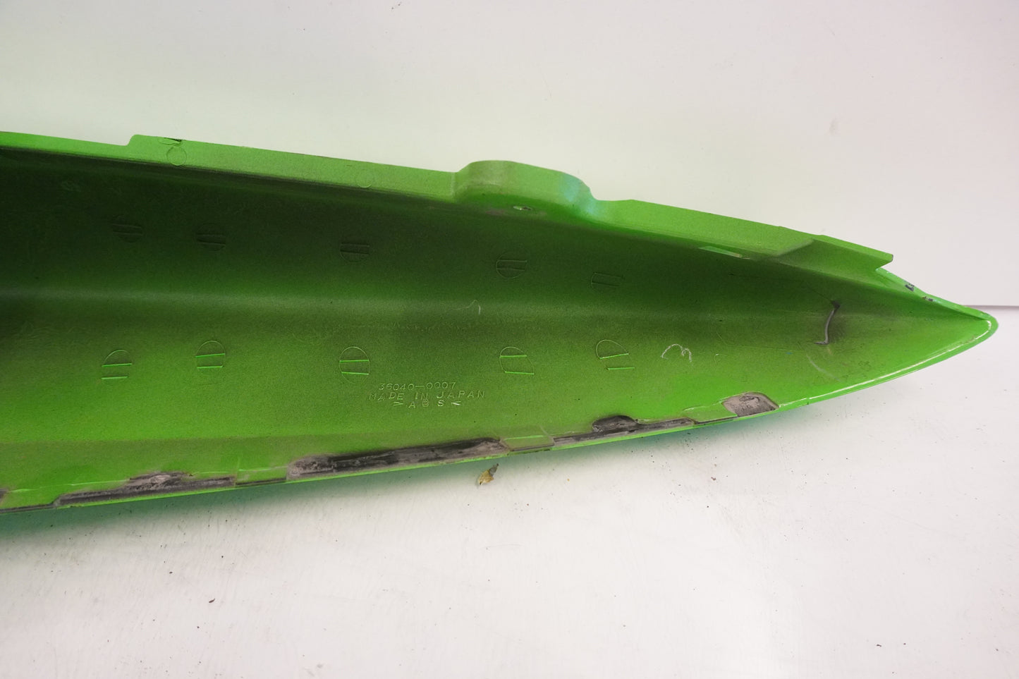 Vänster sida på Bakvinge från en Kawasaki ZX-10R -2005 motorcykel.