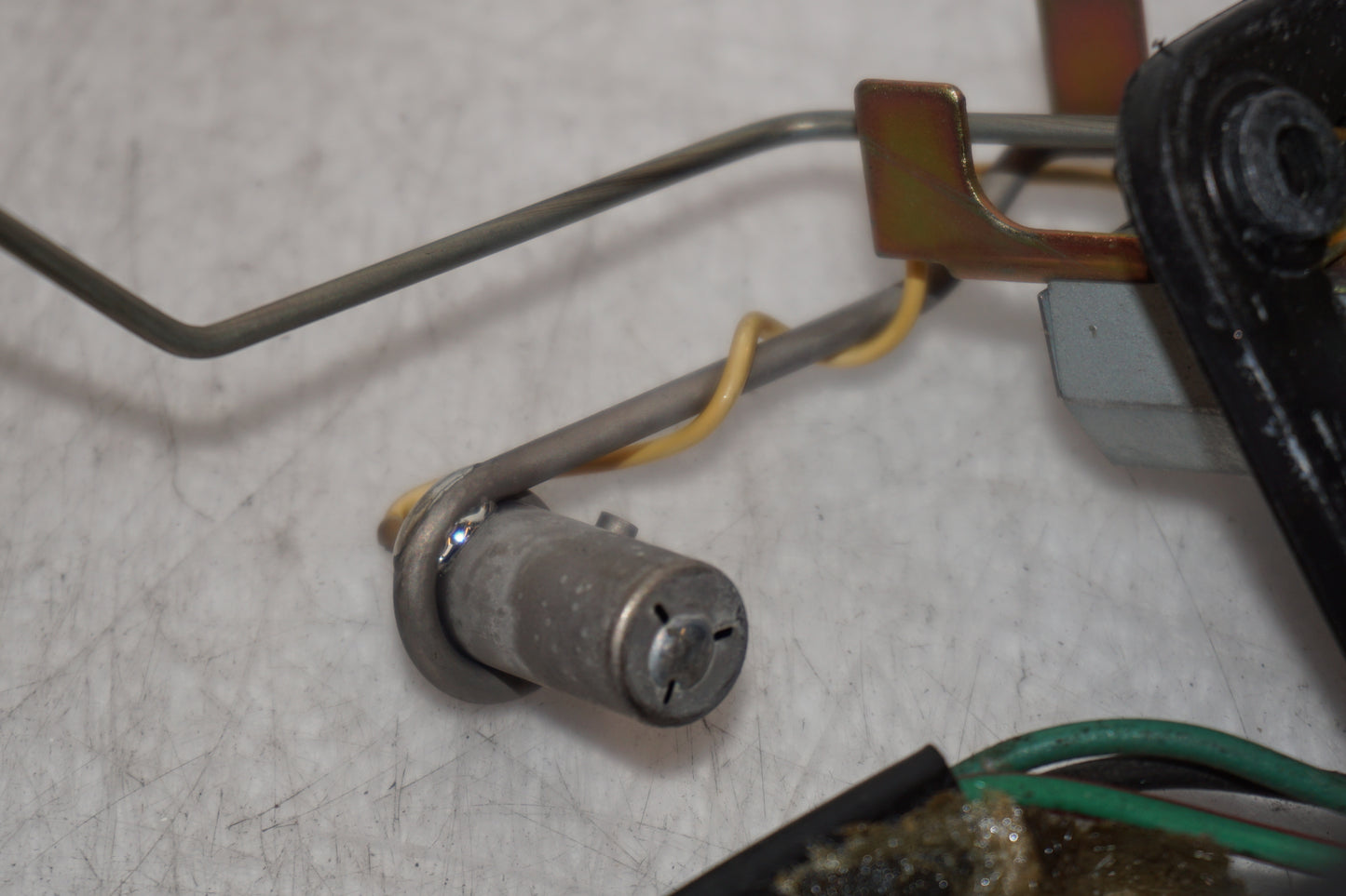 Extrabild2 på Bensintankgivare från en Yamaha FJ 1200 -1989 motorcykel.