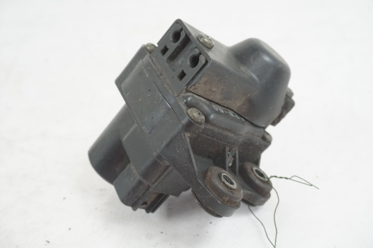 Höger sida på Avgasspjällmotor från en Yamaha YZF 1000 R1 -2005 motorcykel.