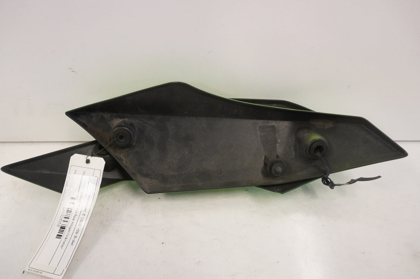 Baksidan på Magkåpa från en Kawasaki Z 1000 -2006 motorcykel.