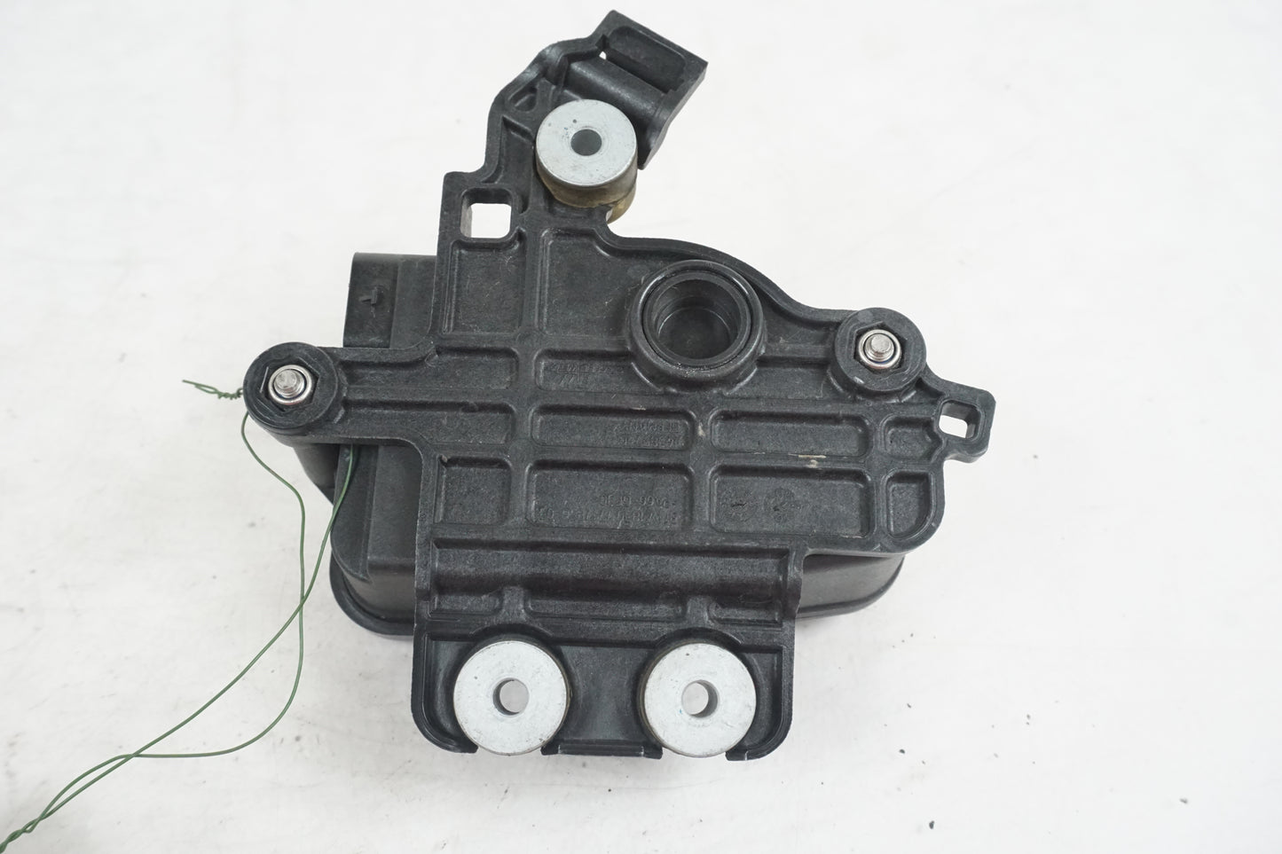 Vänster sida på Avgasspjällmotor från en BMW S 1000 RR -2013 motorcykel.