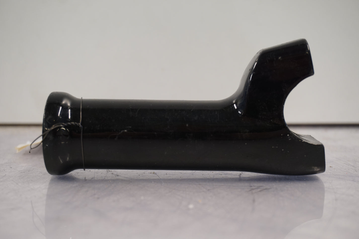 Extrabild2 på Styrfäste från en H-D FXSE -2017 motorcykel.